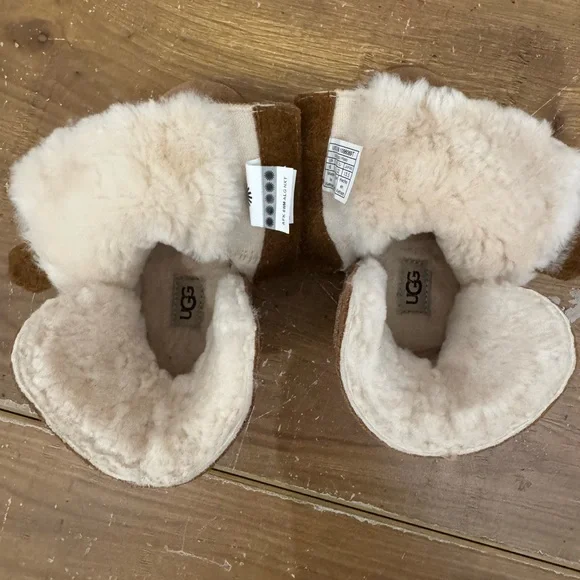 UGG Kids Chestnut Boots - Picture 7 of 8